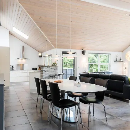Luxurious Family Retreat In Blavand-By Traum